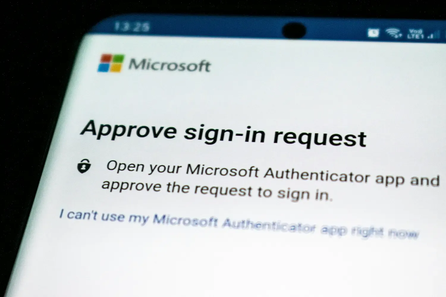 Capture d'écran d'un téléphone montrant une interface de récupération de compte